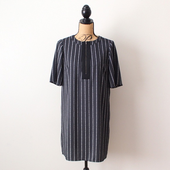 BCBGMazAzria Small Black & White Striped Short Sleeve Mini Shift Dress - Picture 3 of 8